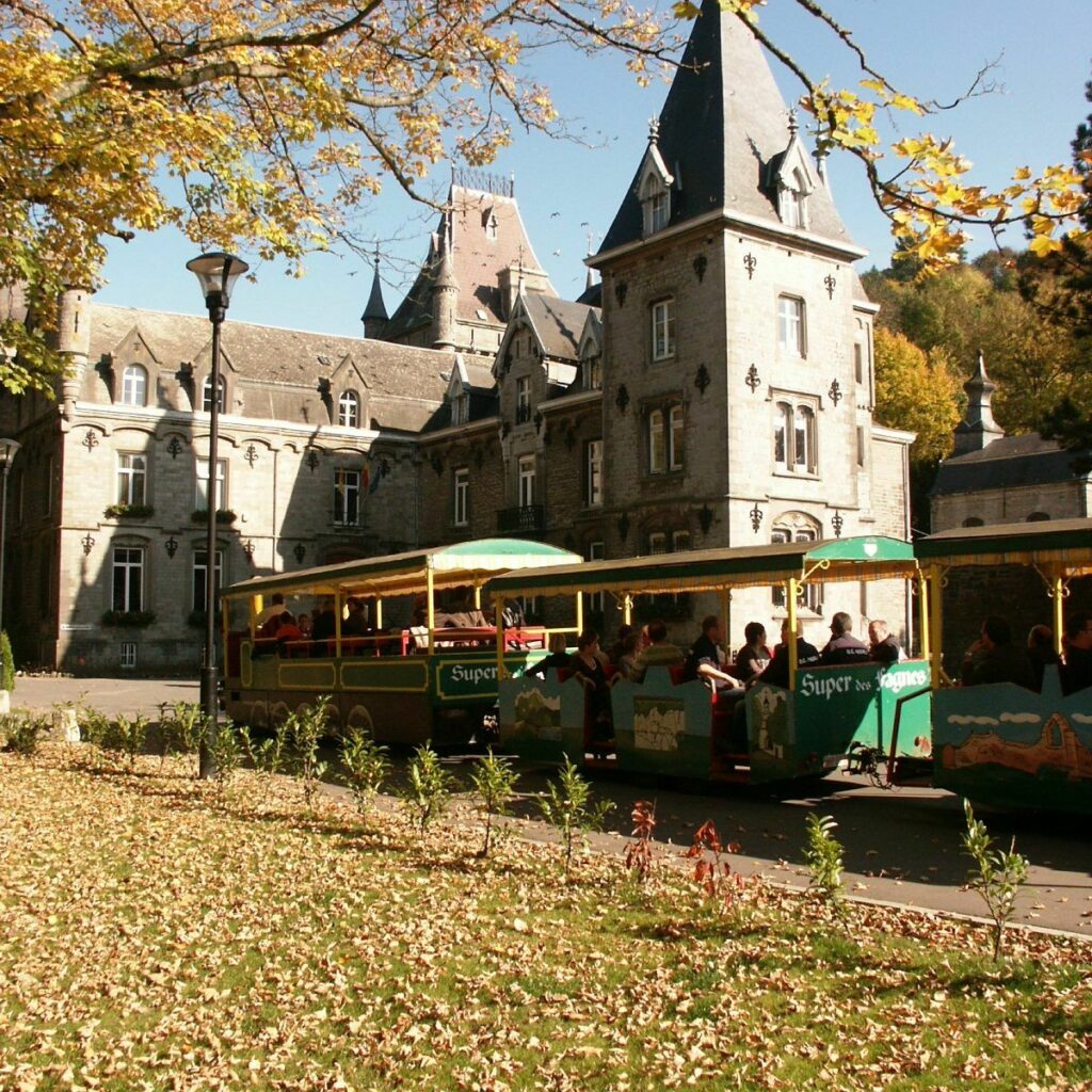 Petit Train Touristique de Nismes